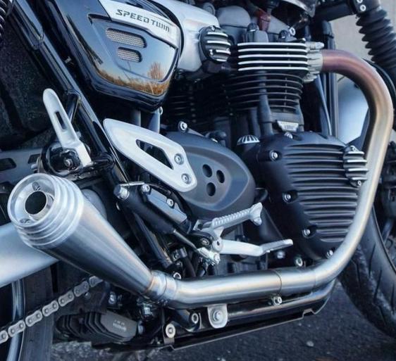 トライアンフ Thruxton(スラクストン)／R |マフラー|モトパーツ(MOTO