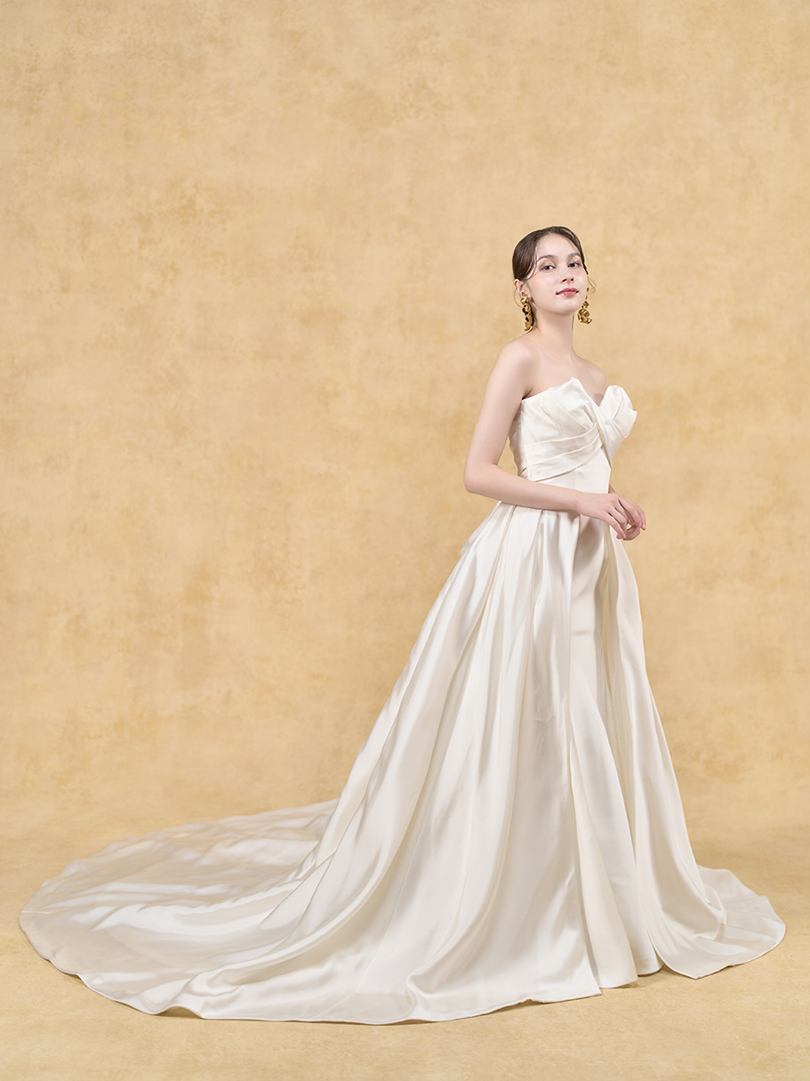 Nina - ニナ - - SANTA FELICE（サンタフェリーチェ）｜ウエディング