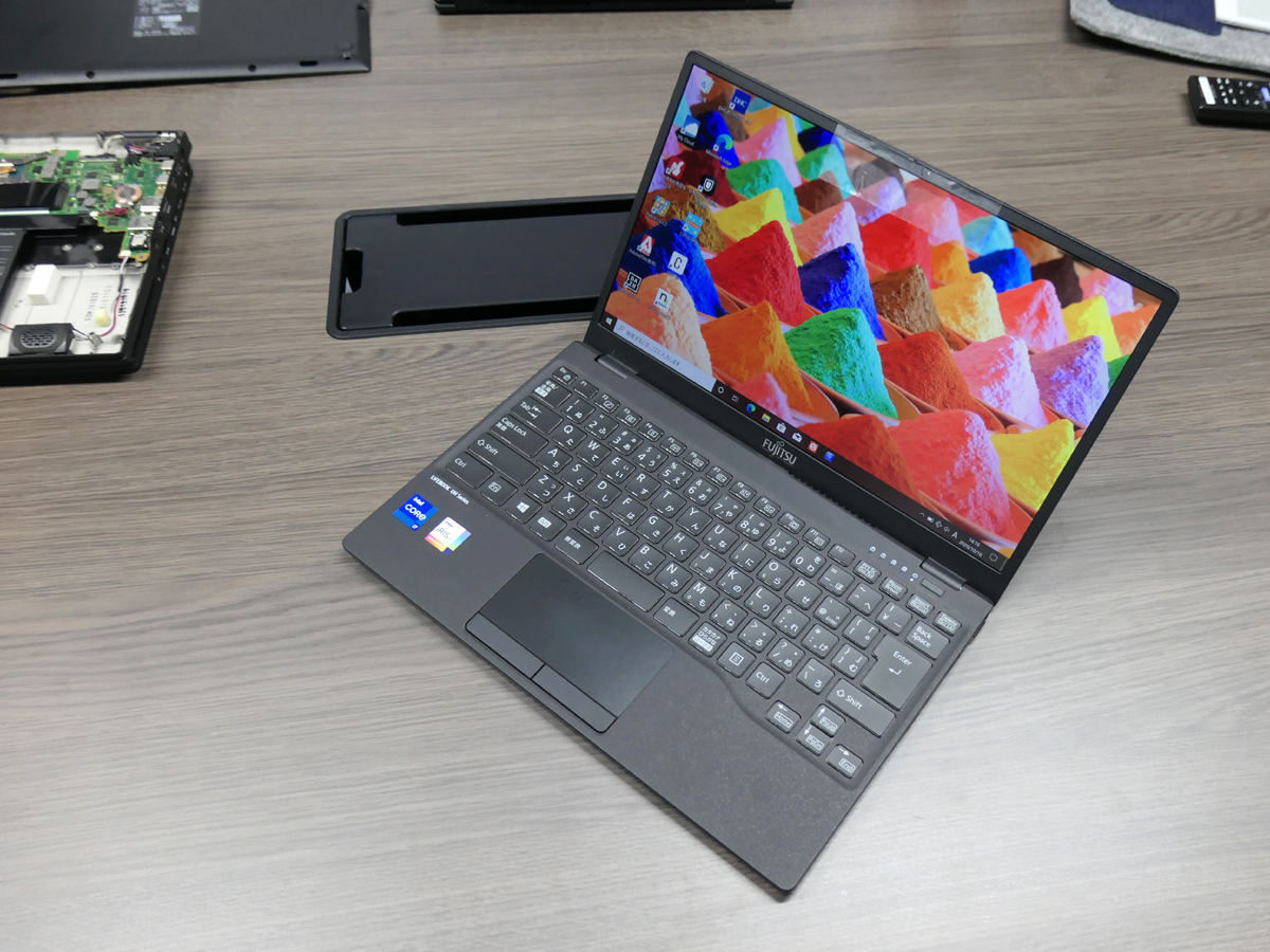 634gの世界最軽量PC「LIFEBOOK UH-X」は“エンジニアの執念”で生まれた