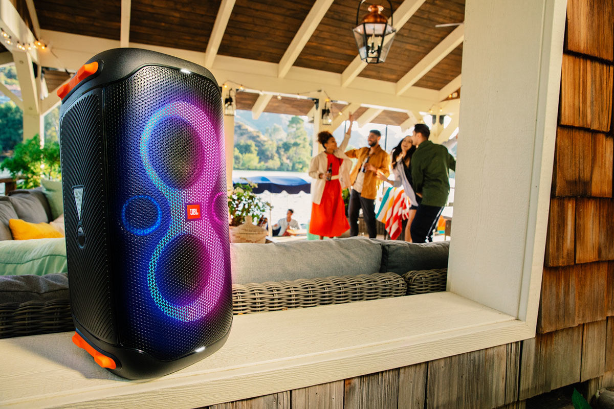 低音&光り方を強化した防滴スピーカー「JBL PartyBox 110」 | マイナビ
