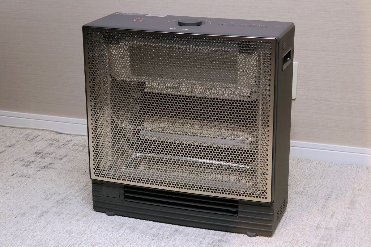 ダイキン、温風と遠赤外線輻射の暖房機「ハイブリッドセラムヒート