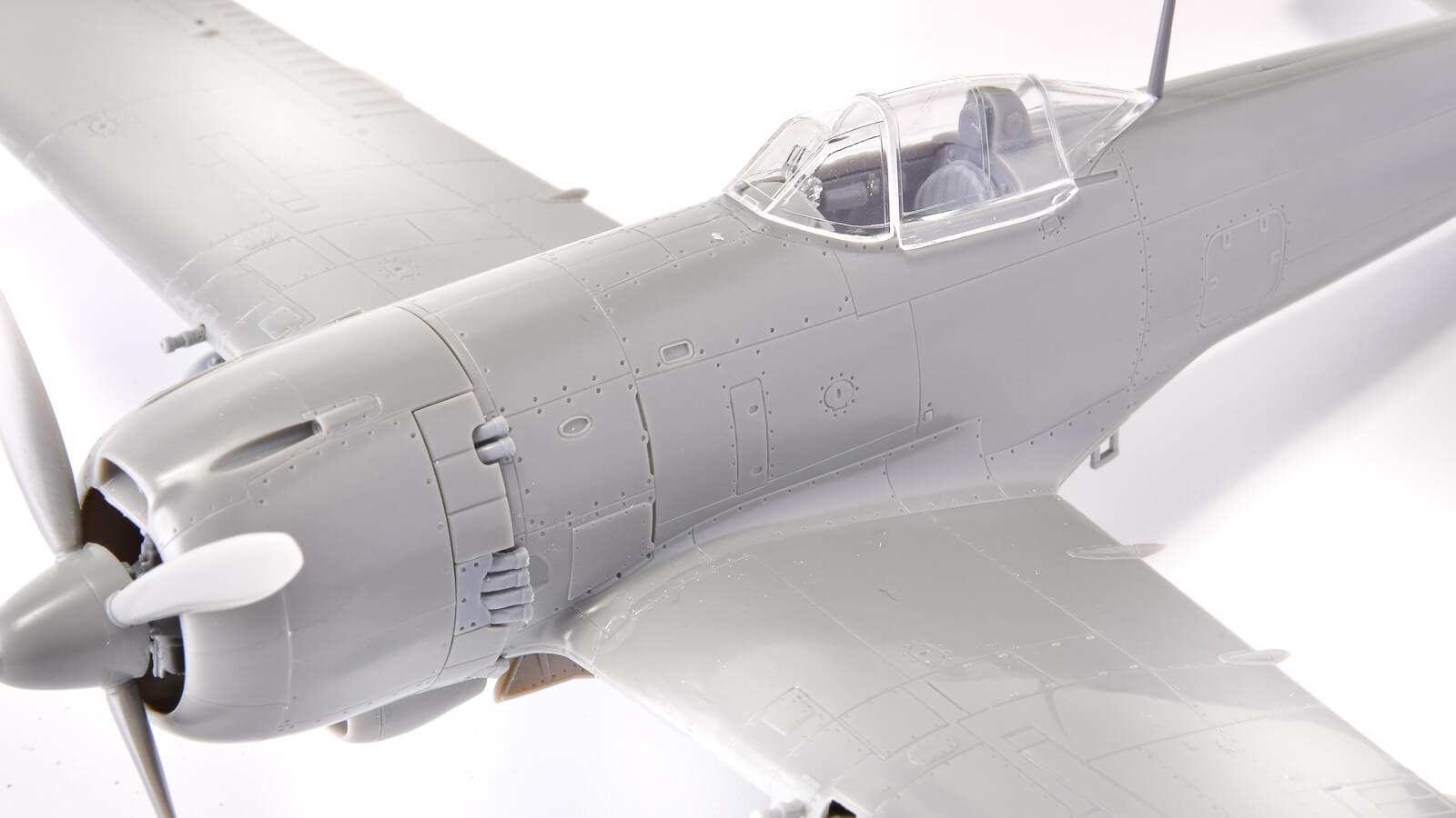 お正月気分から優しく浮上させてくれるハセガワの定番飛行機模型