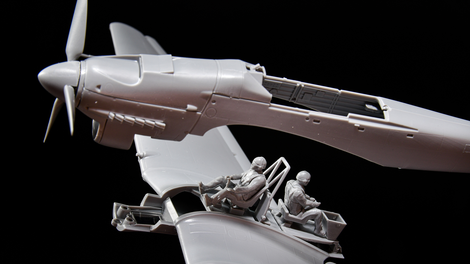 シンプルで買いやすいハセガワの1/48で、知らなかった飛行機の道を歩い