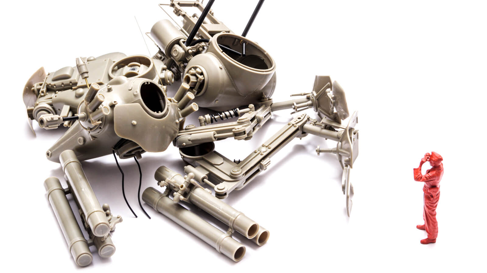 配線の終わりが、始まりを知らせる最高のプラモデル／マシーネン