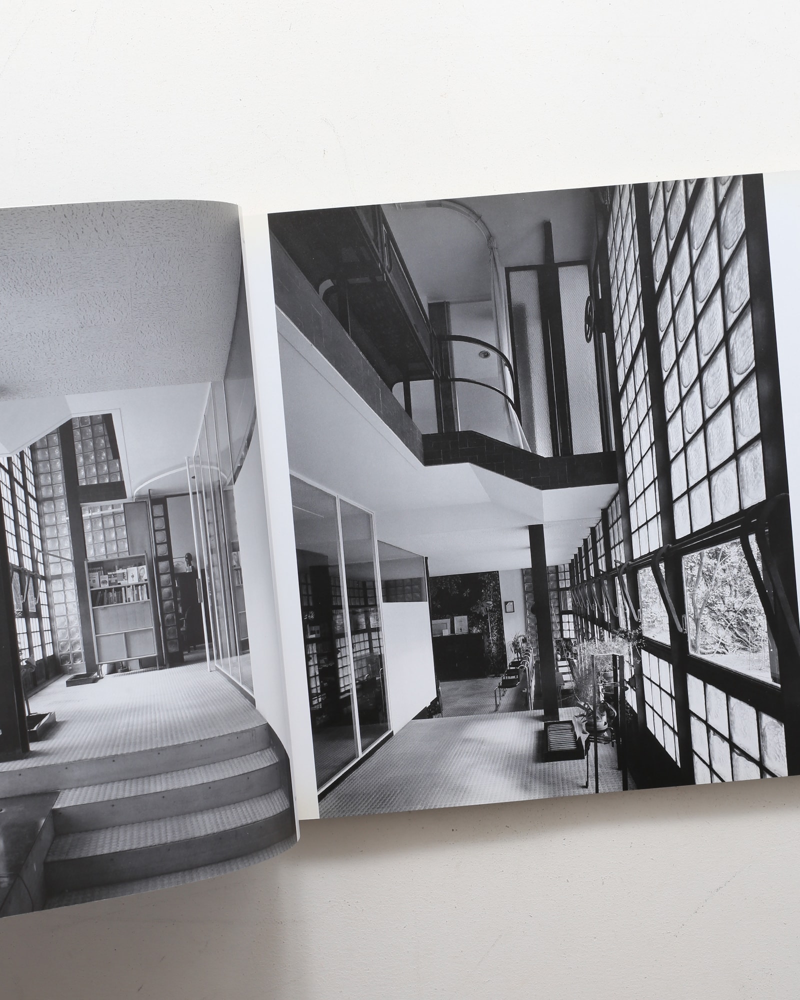 ガラスの家 ダルザス邸 La Maison de Verre | Pierre Chareau ピエール