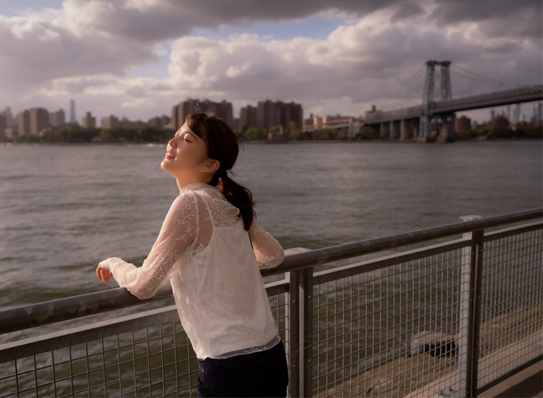 生田絵梨花写真集「インターミッション」（講談社）より。（撮影：中村