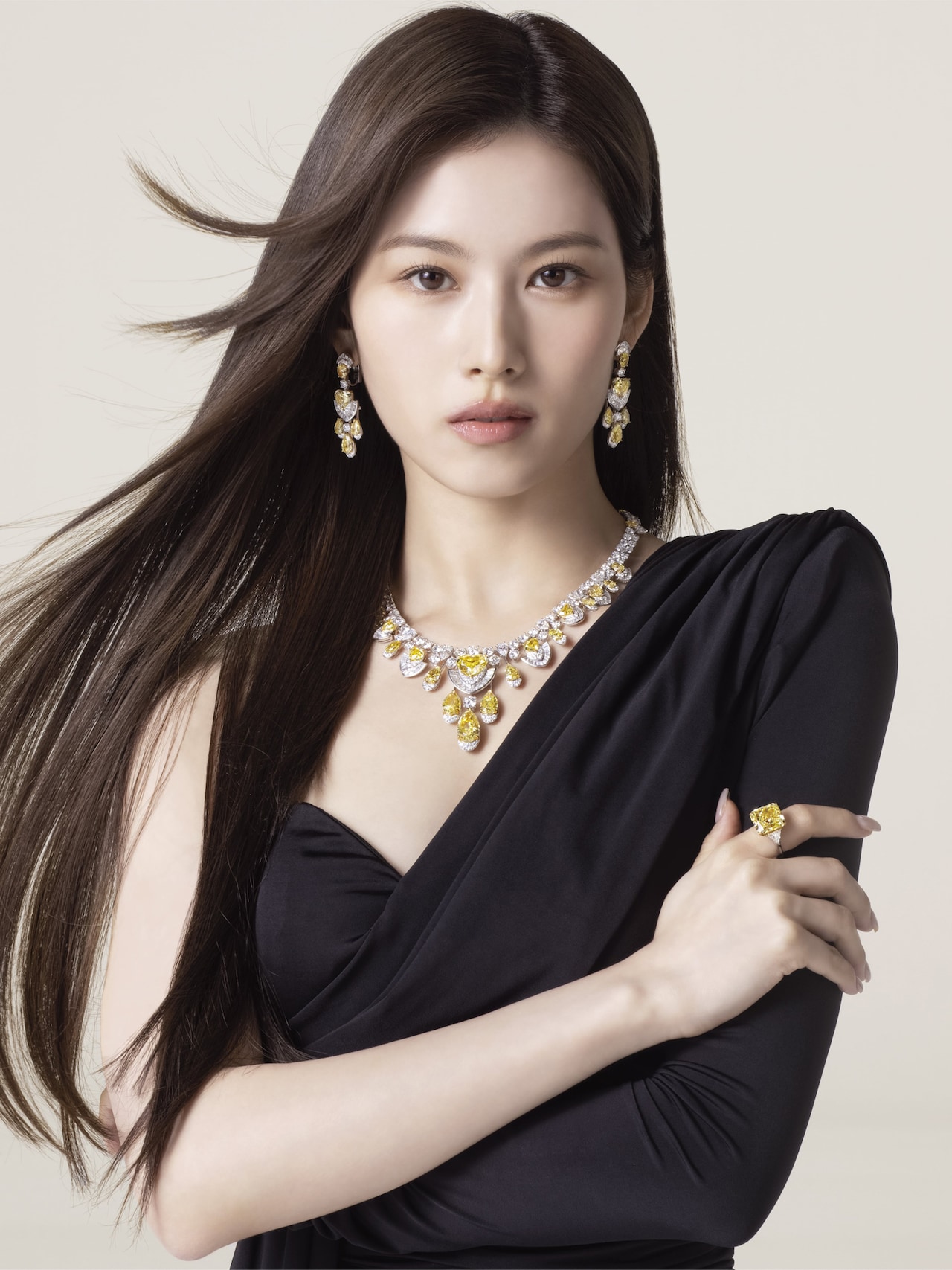 TWICEサナ、グラフ初のジャパンアンバサダーに就任 | JOYSOUND 音楽