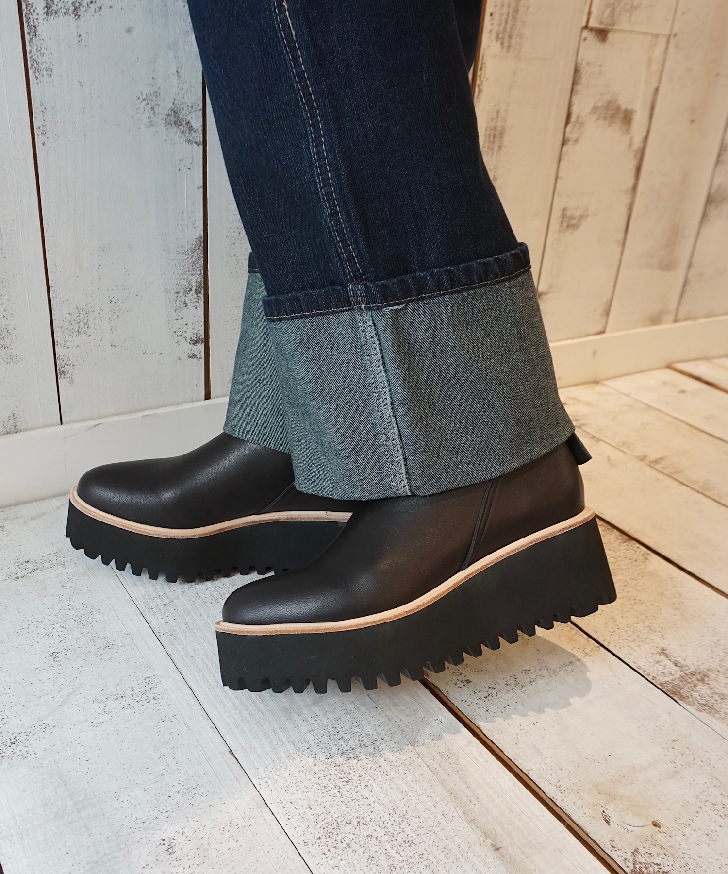 本革/厚底/5.2cm】キャタピラーソールバックファスナーショートブーツ