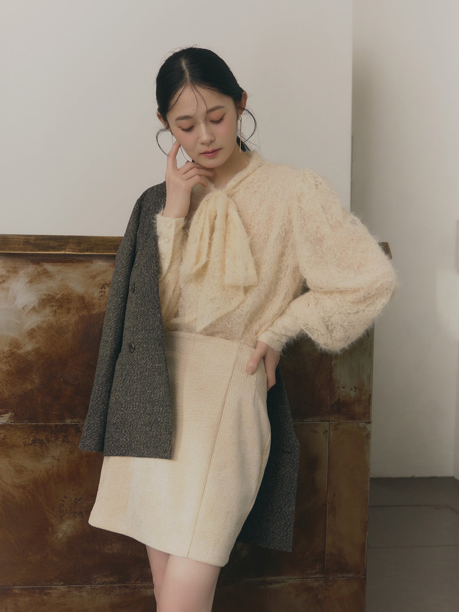 スパンコールレースリボンタイブラウス