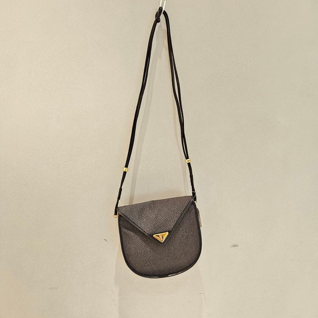 vintage YVES SAINT LAURENT(イヴ・サンローラン）ショルダーバッグ