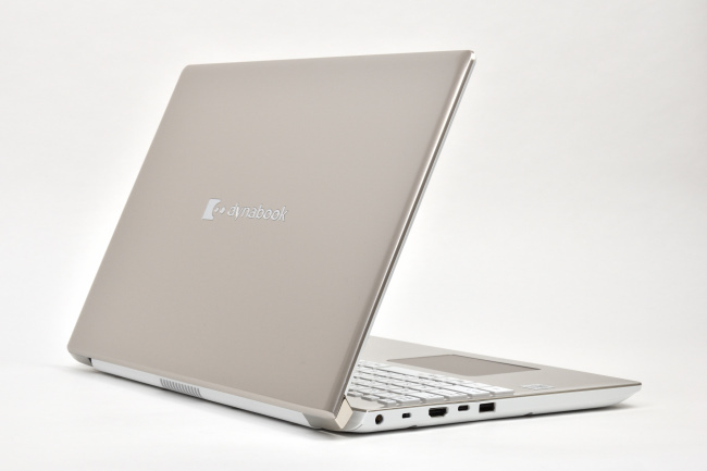 dynabook AZ66 (AZ66/M) レビュー：家族でエンターテイメントを