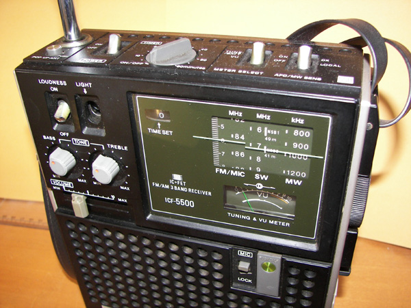 ソニー スカイセンサー5500 1972年型 （ICF-5500 FM/AM 3 BAND