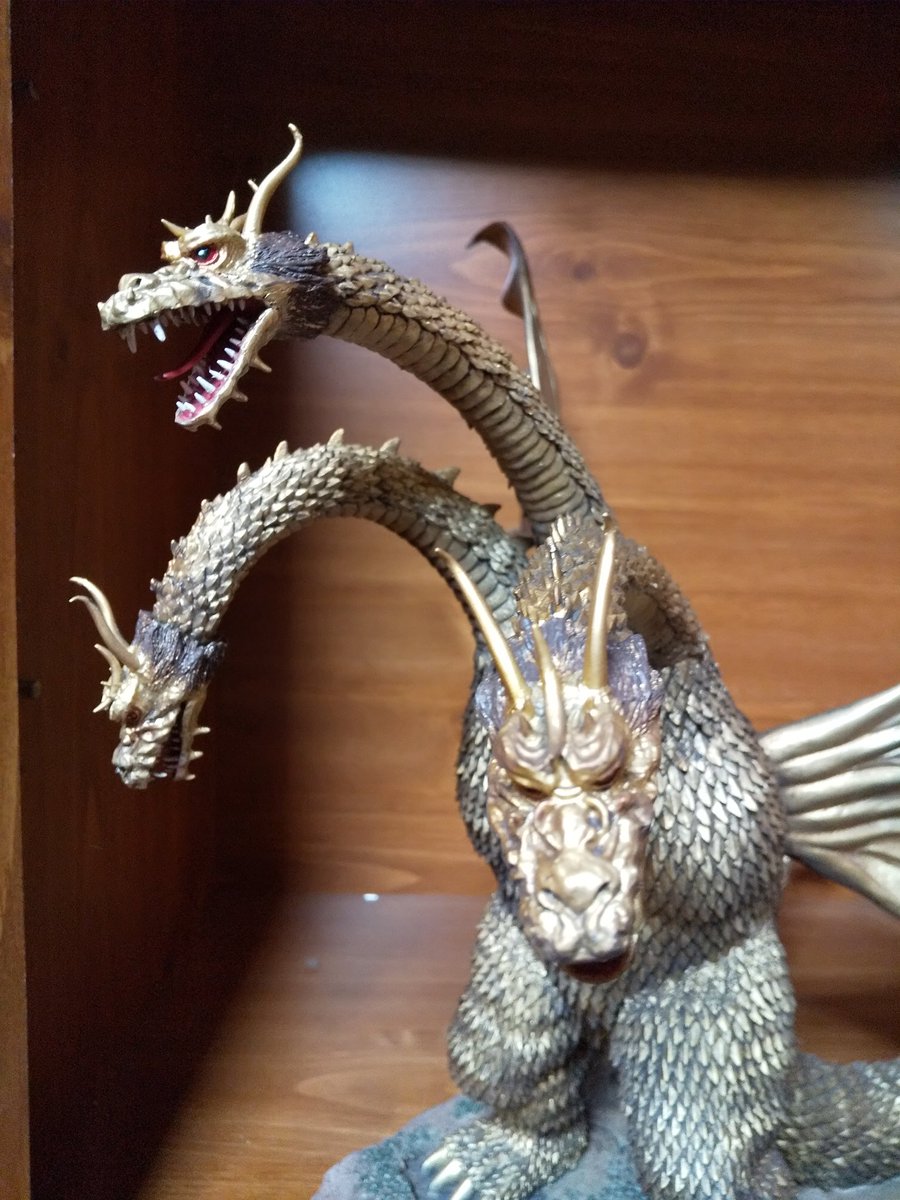 茨木彰さん原型、M−ARTS初代キングギドラ完成致しました。 ポリ