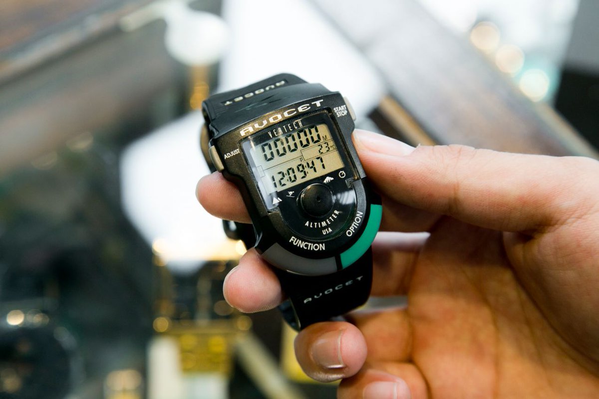 このギークな感じ、いいでしょう？AVOCETの元祖・アウトドアウォッチ