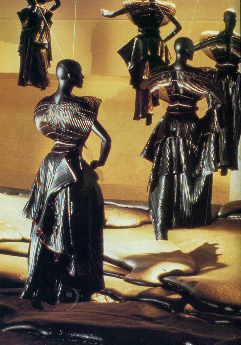 works ボディワークス body セール！【美品】issey miyake