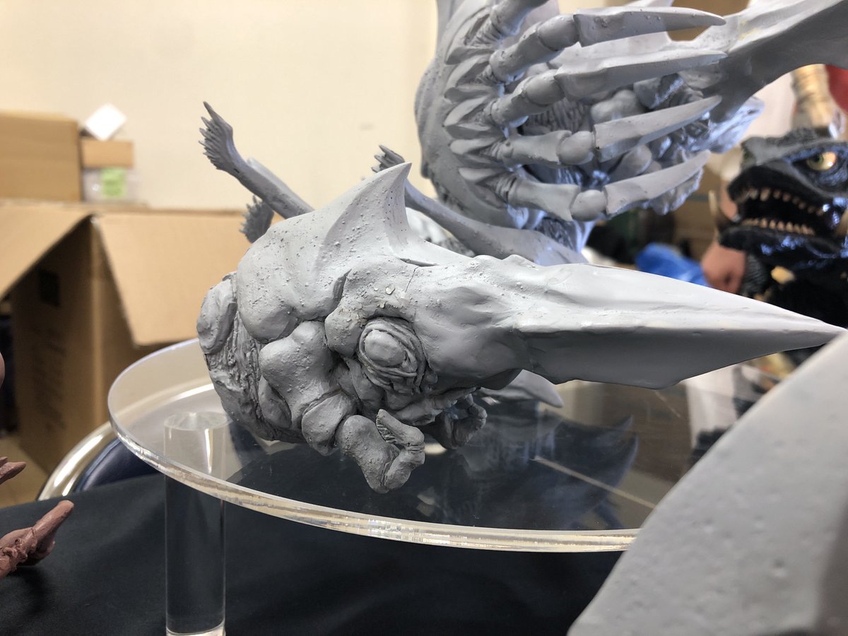 続いてデフォリアルからレギオンが登場！ 発売済みのガメラ(1996)と