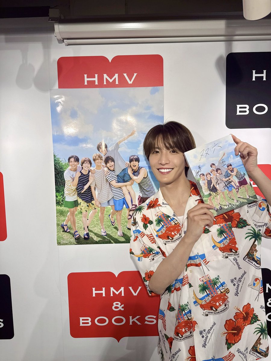 今日1日写真集特典会 ありがとうございました😍💓 渋谷のHMVさんも