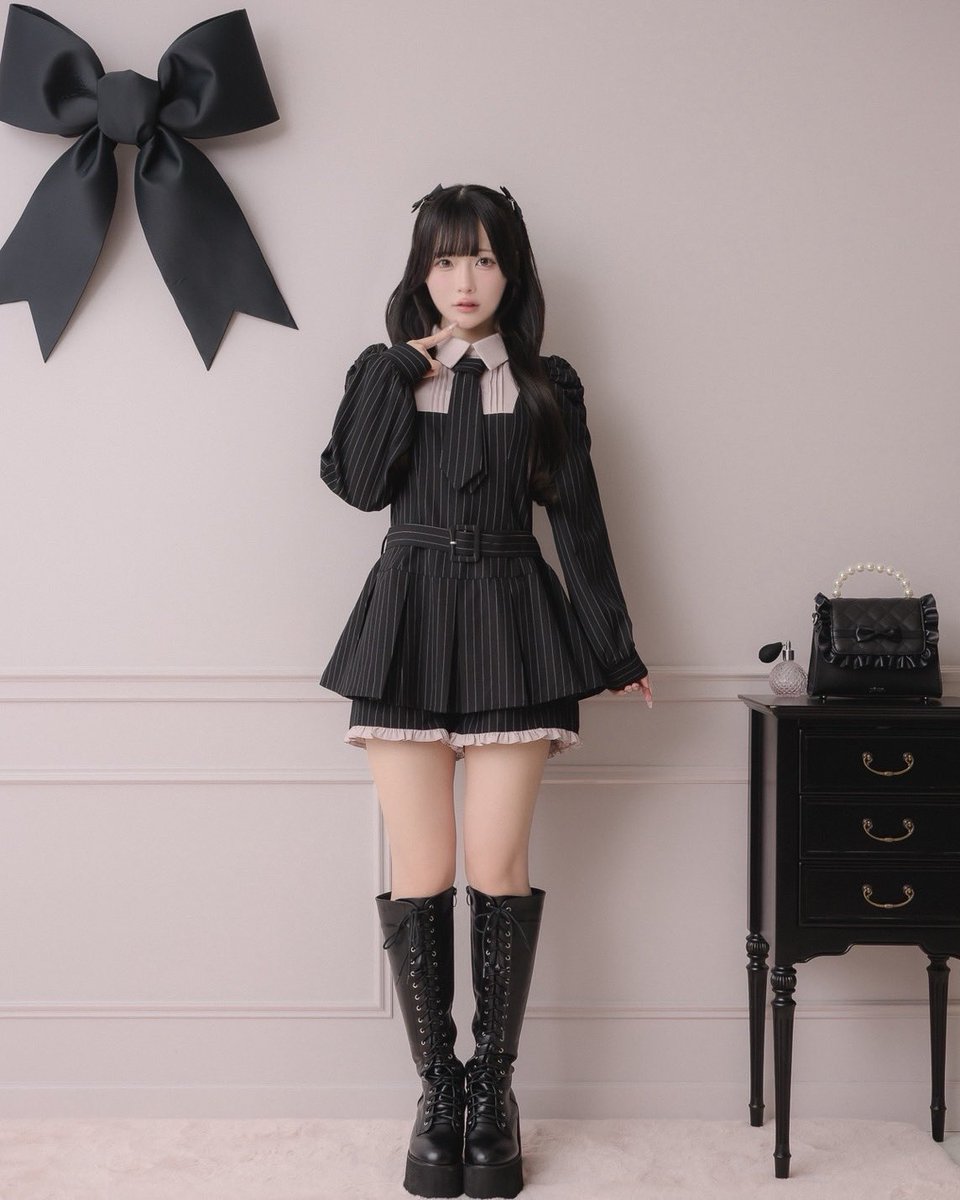 pium January Collection 🎀／ ♡ネクタイ付きプリーツセットアップ