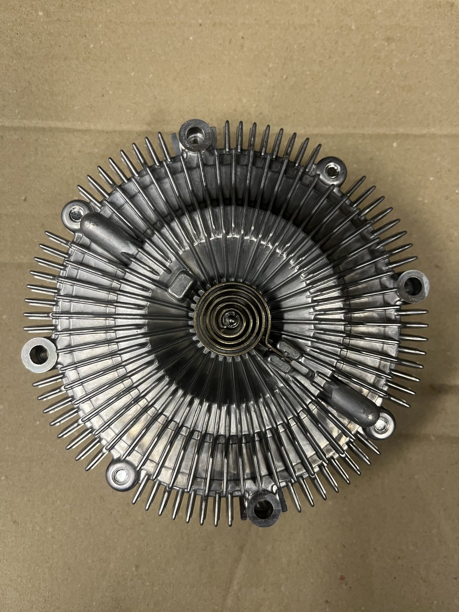 ECR33は約30年前の車で中古のファンは状態が心配…新品には手が届かない