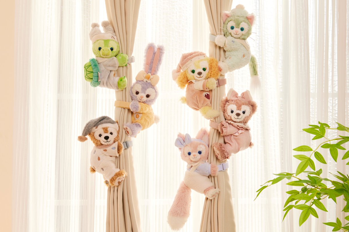 ダッフィー＆フレンズのCozy Togetherシリーズ』／ 温かいお洋服に