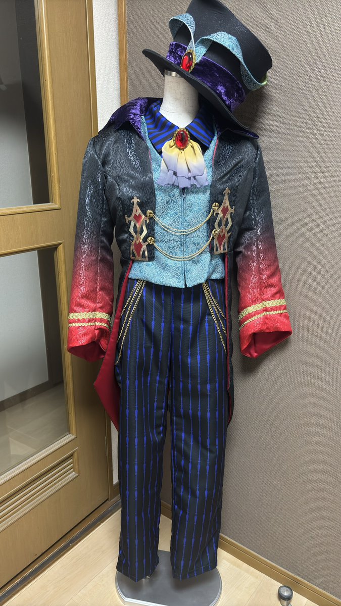 Into the Frenzy ファシリエダンサー(先頭ダンサー) 無事衣装完成しま