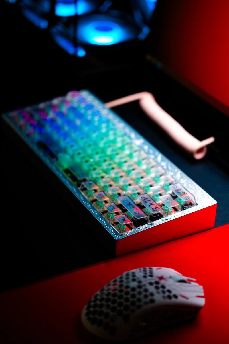 📢新商品入荷情報📢 続いてはカスタムキーボードケースです