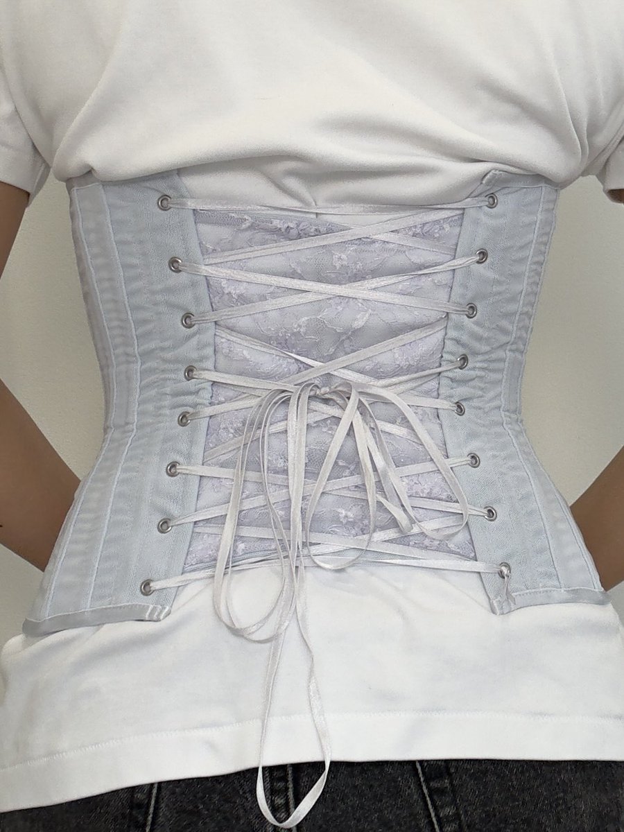 スタッフがSirene(シレーヌ)のコルセットを着用してみました✨ 軽い