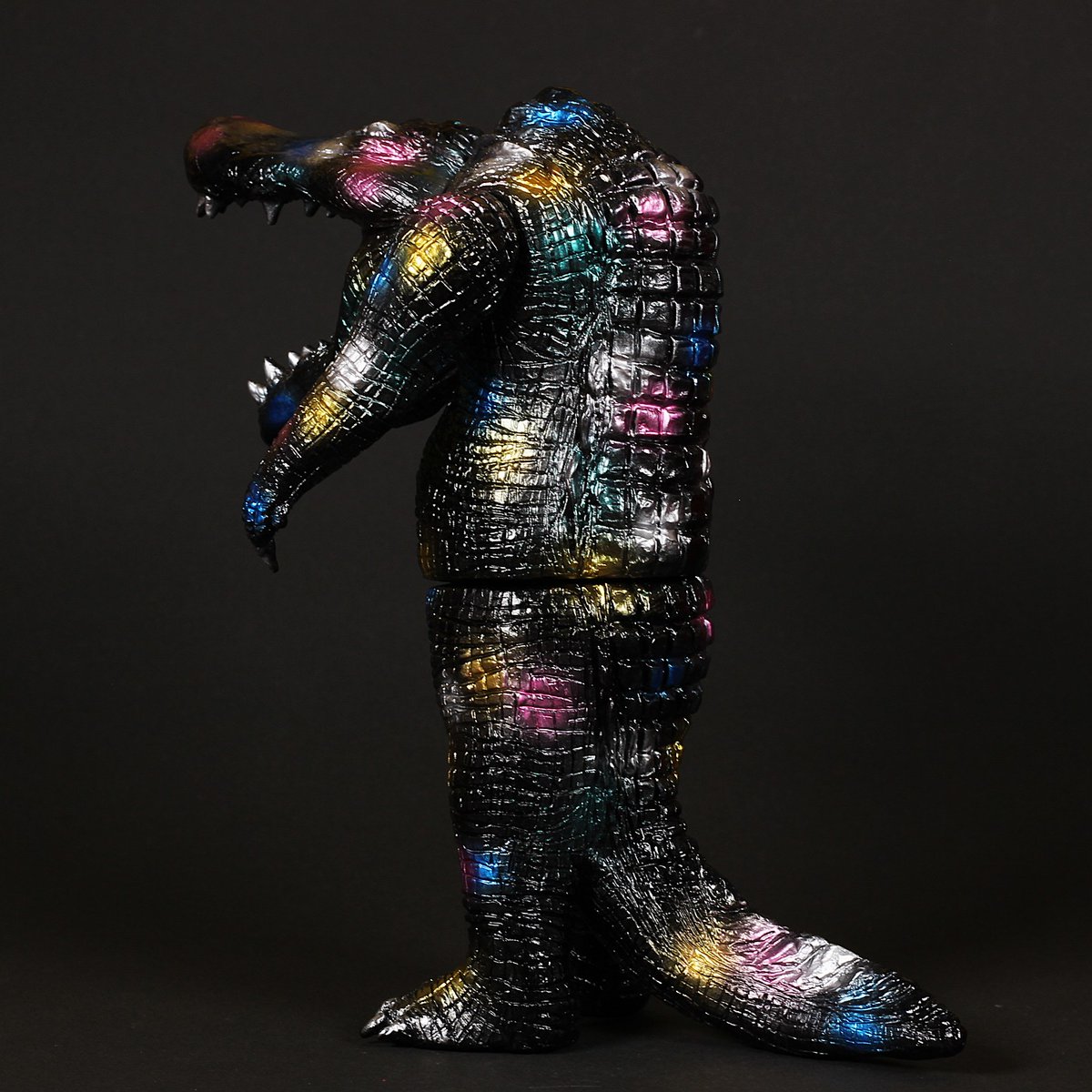 RAMPAGE TOYS の レトロ怪獣シリーズ バナゴン (約23cm) クリア