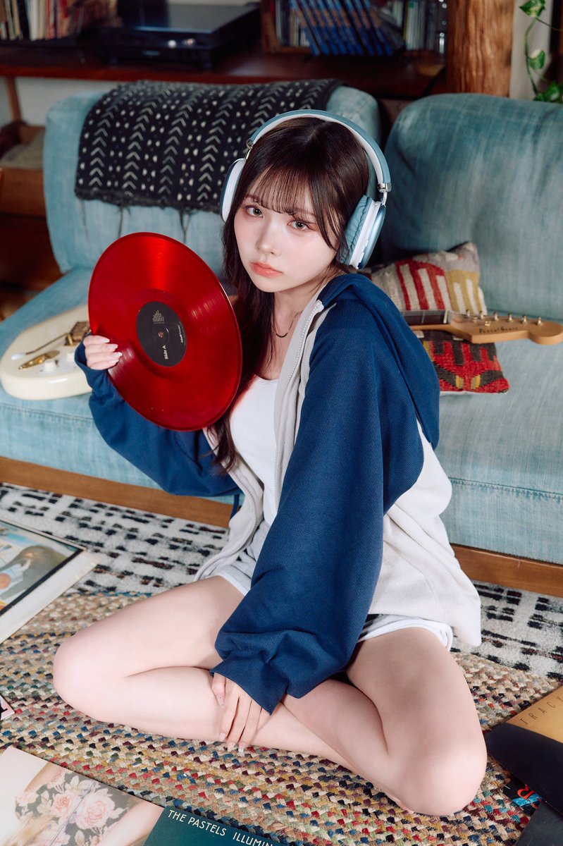 Post by aya🍑 on X: 🎧