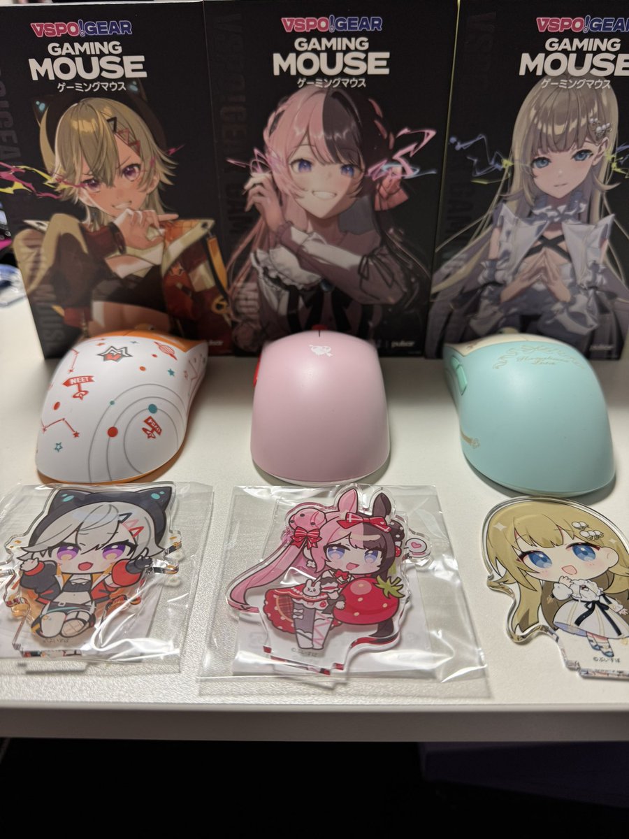 ぶいすぽマウス届いたぞ‼️ マウス軽いし、とにかくデザインがめっちゃ