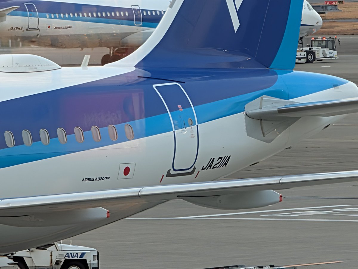 HND→OKJ NH657 JA211A A20N 久々の32Pだ