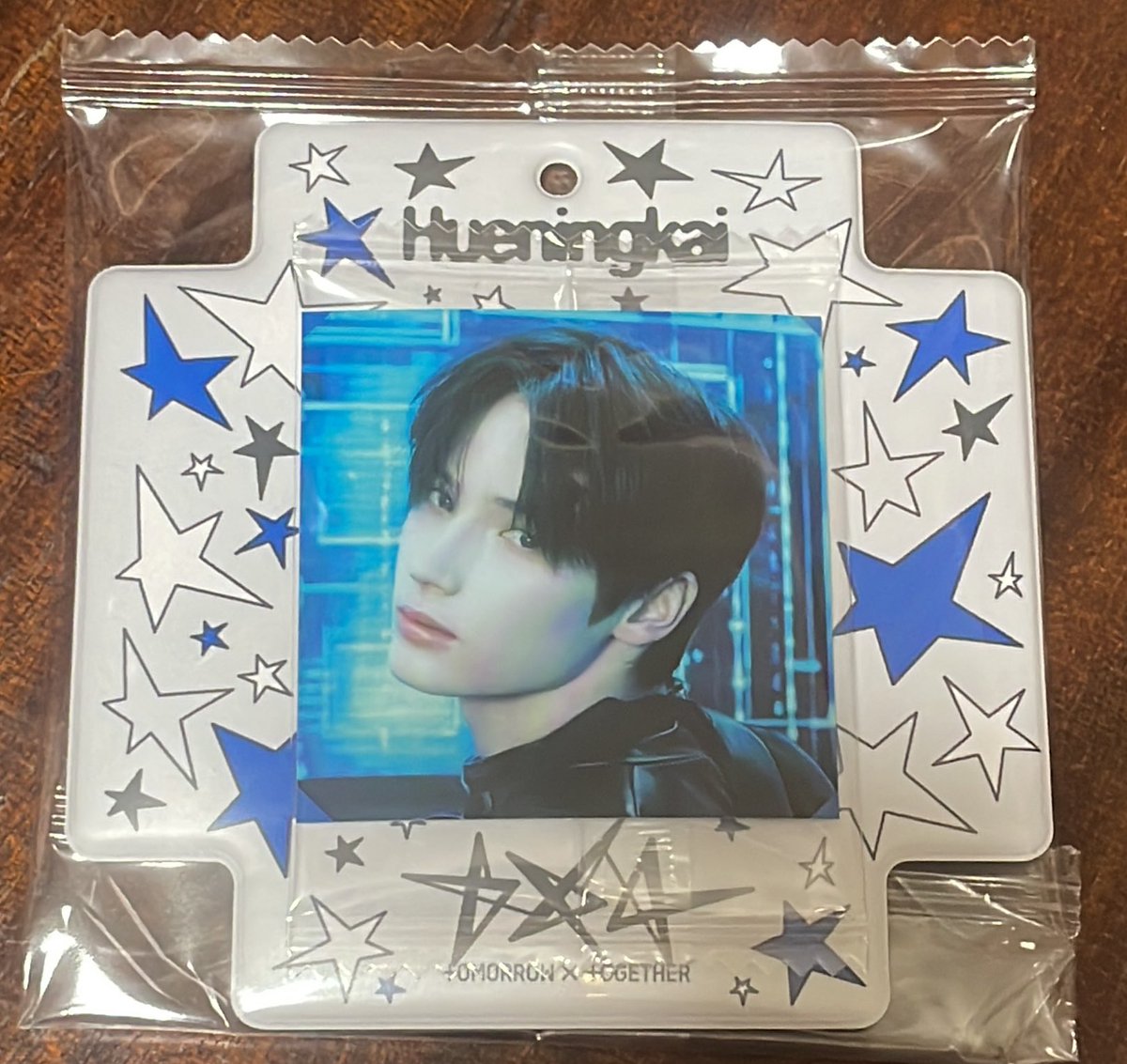 TXT 交換 ACT:TOMORROW POPUP カプセルトイ ガチャ 缶バッジ 缶バッチ