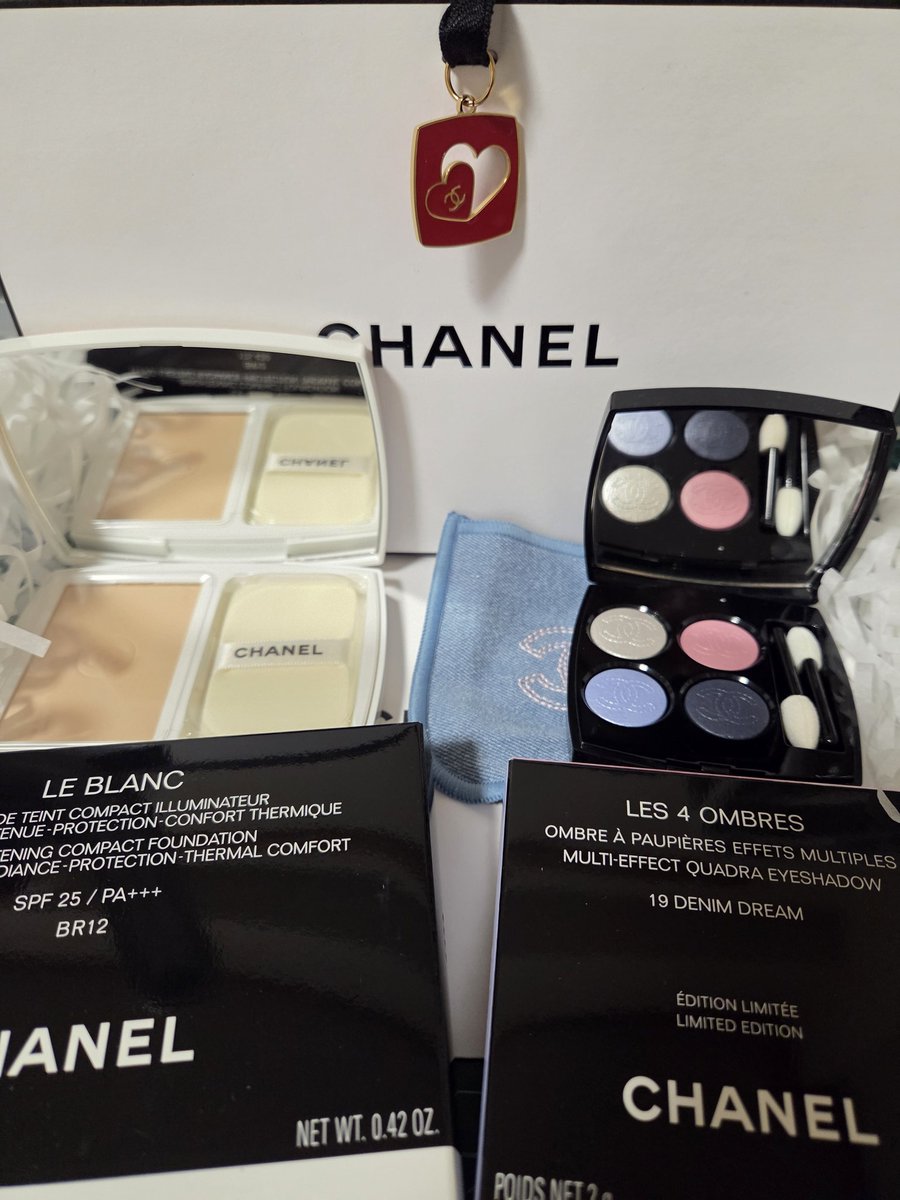 CHANEL Beauty⁡ ⁡⁡ ⁡19 デニムブルー(限定色)⁡⁡ ⁡BR12 ブライトニング