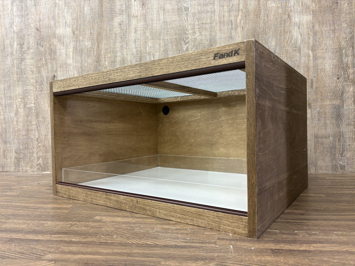 おはようございます！ 明日の近畿レプ特価ケージもご用意しております