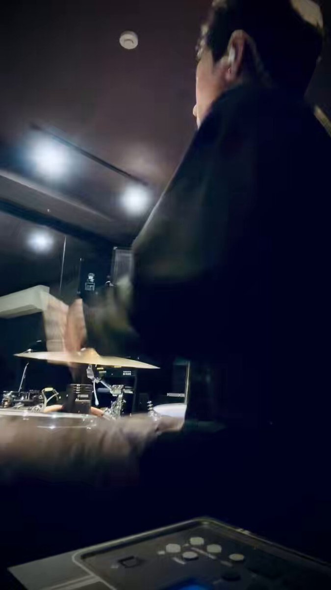 また腕が痺れてきたので、 前回治療してもらった先生のところに行き