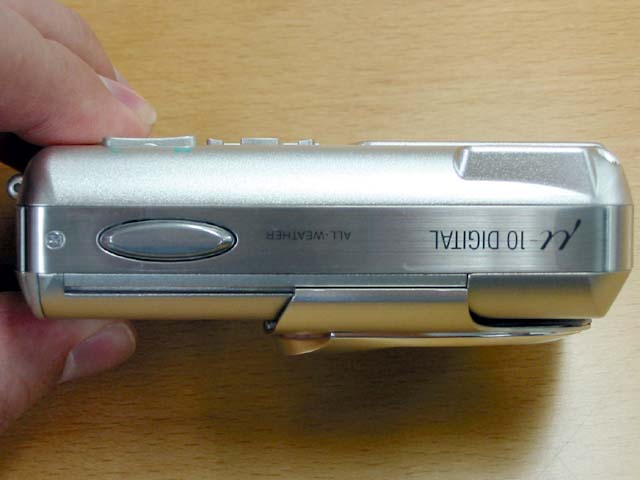 オリンパス、生活防水のコンパクトデジカメ「μ-10 DIGITAL」