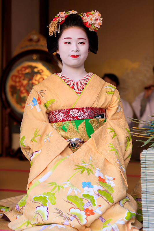 十日ゑびす・残り福（祇園甲部 槇里子さん、小純さん） : 花景色