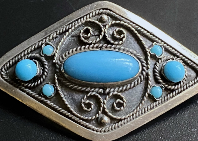シルバーとトルコ石のひし形ブローチ194 : スペイン・バルセロナ