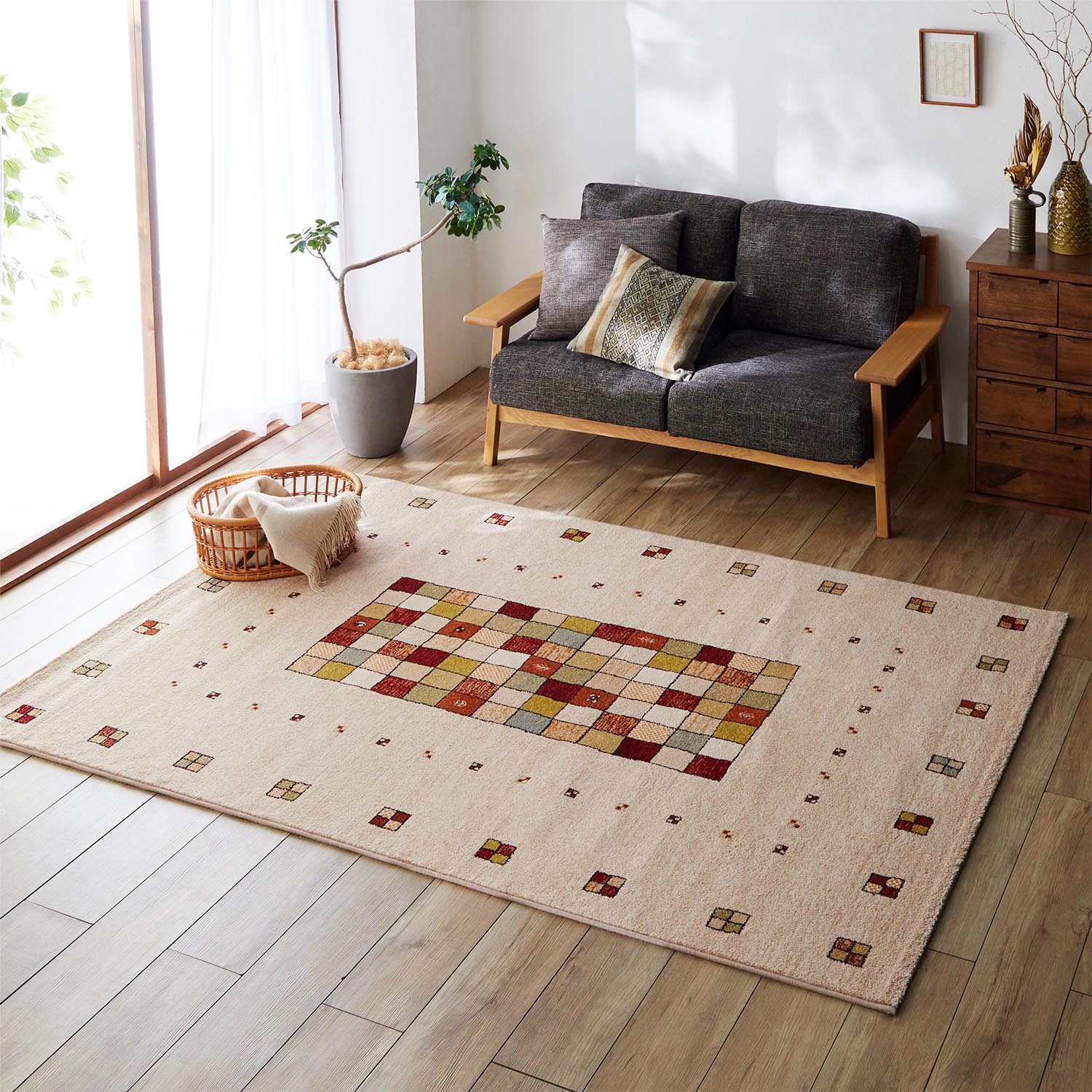 ベルギー製ギャッベ風デザインのウィルトン織りラグ｜通販のベルメゾン