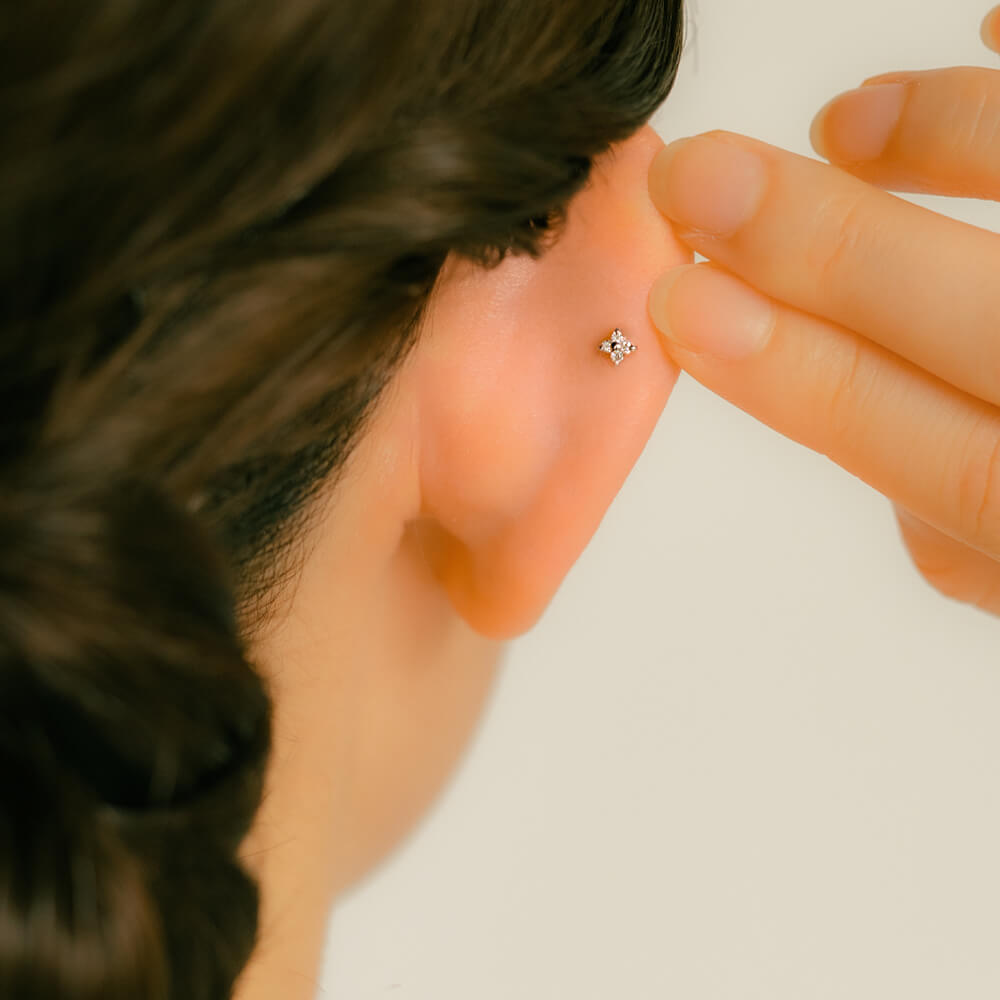 ダイヤモンド 軟骨ピアス│高級・おしゃれに。小さくてかわいい