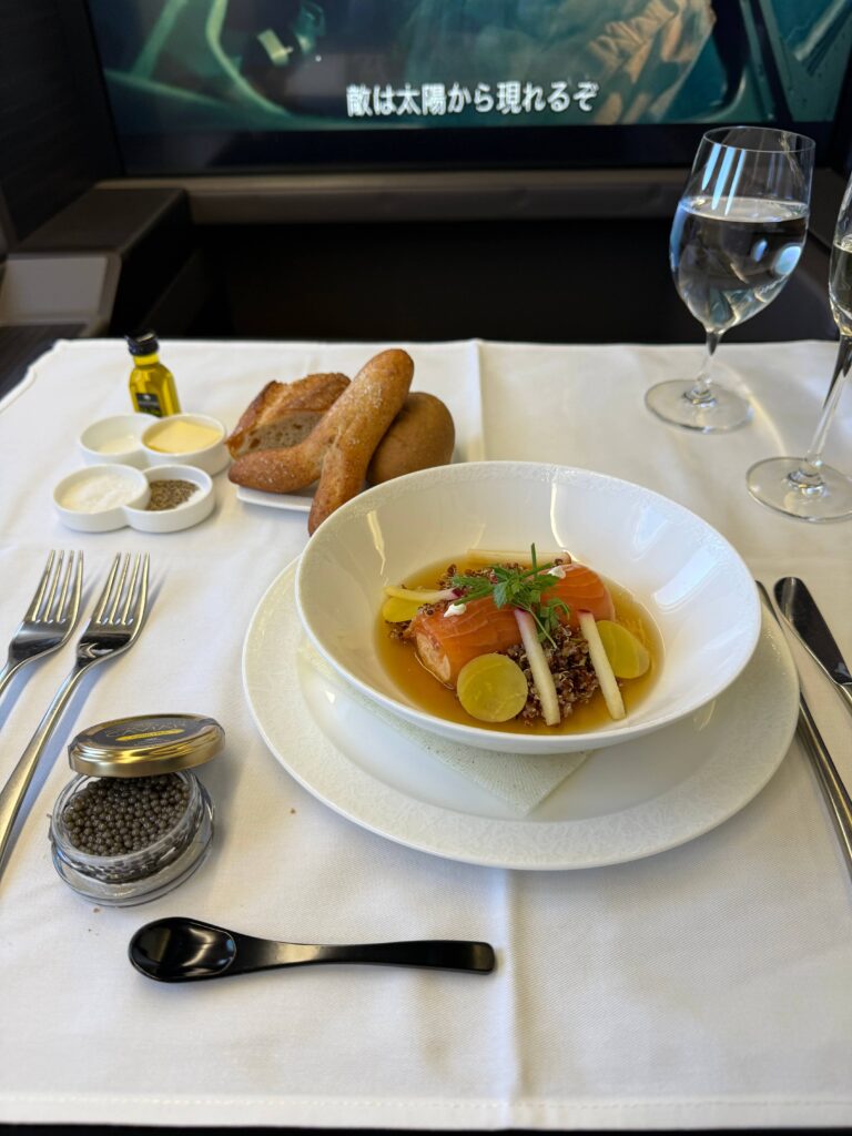 ANAファーストクラス機内食を実食！羽田ロンドン線搭乗記