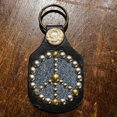 STOP LIGHT スタッズキーホルダー | POWWOW Trading Post