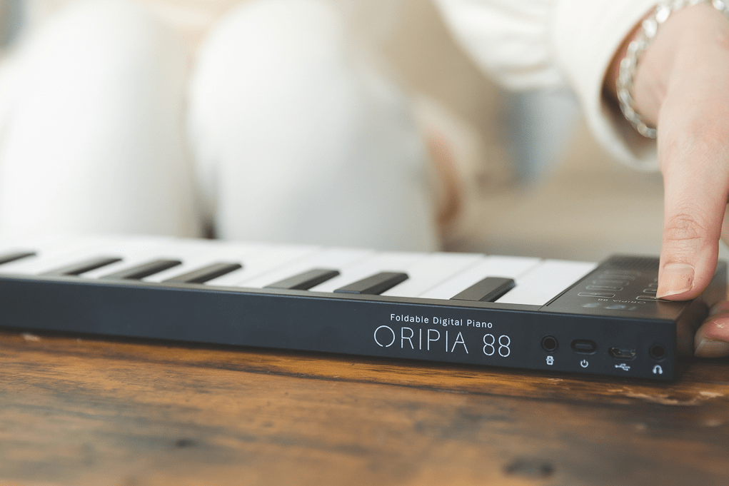 AAAMYYYレビュー】折り畳んで収納できるキーボードTAHORNG Oripia 88