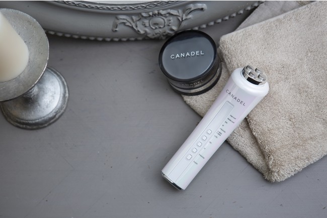 高機能エイジングケア*¹ブランド『CANADEL（カナデル）』初の美顔器