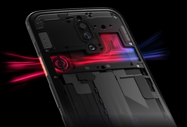 世界初※の144Hz高速大画面を搭載した5G対応のゲーミングスマホ