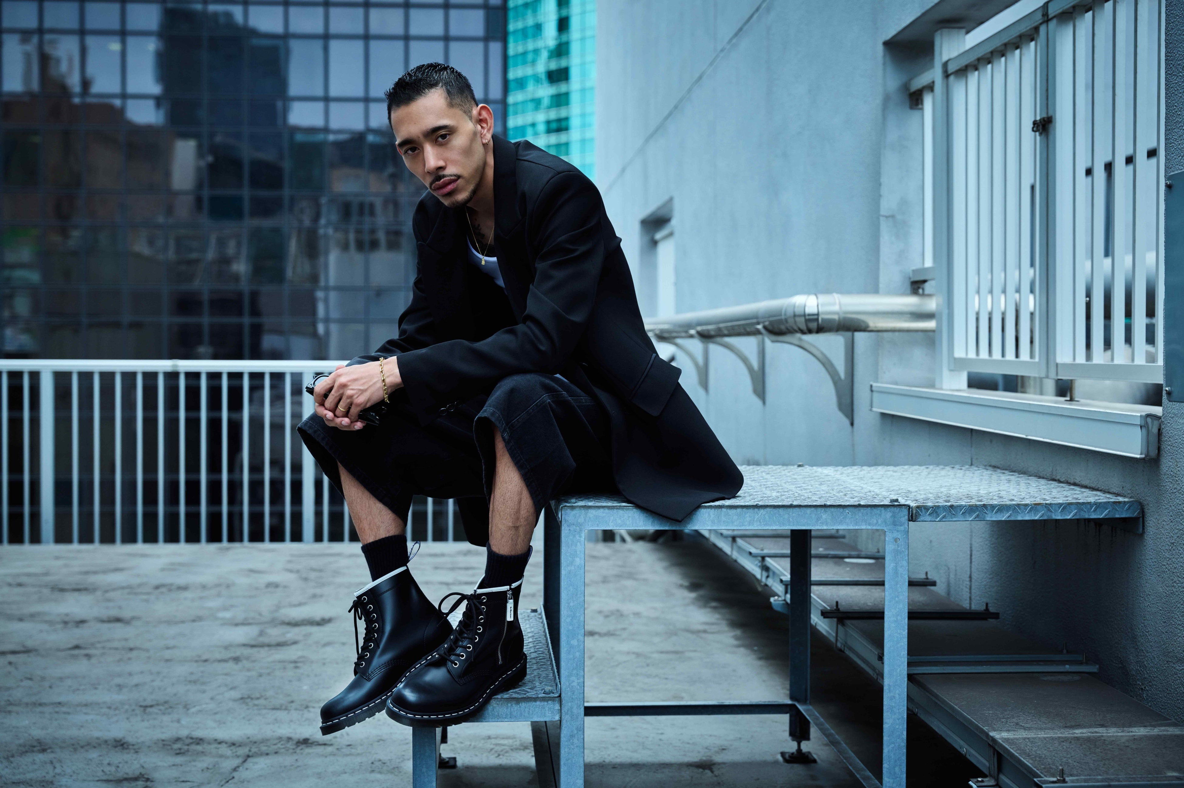 Dr. Martens から日本限定モデルを含む 秋の最新作「ホワイトステッチ