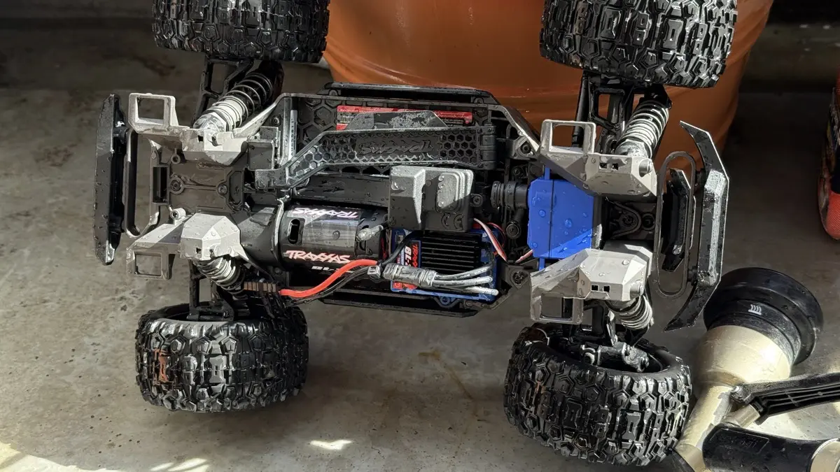 洗車】遊んだ後は水洗いが基本 | 泥汚れはなかなか落ちない | Rock'n