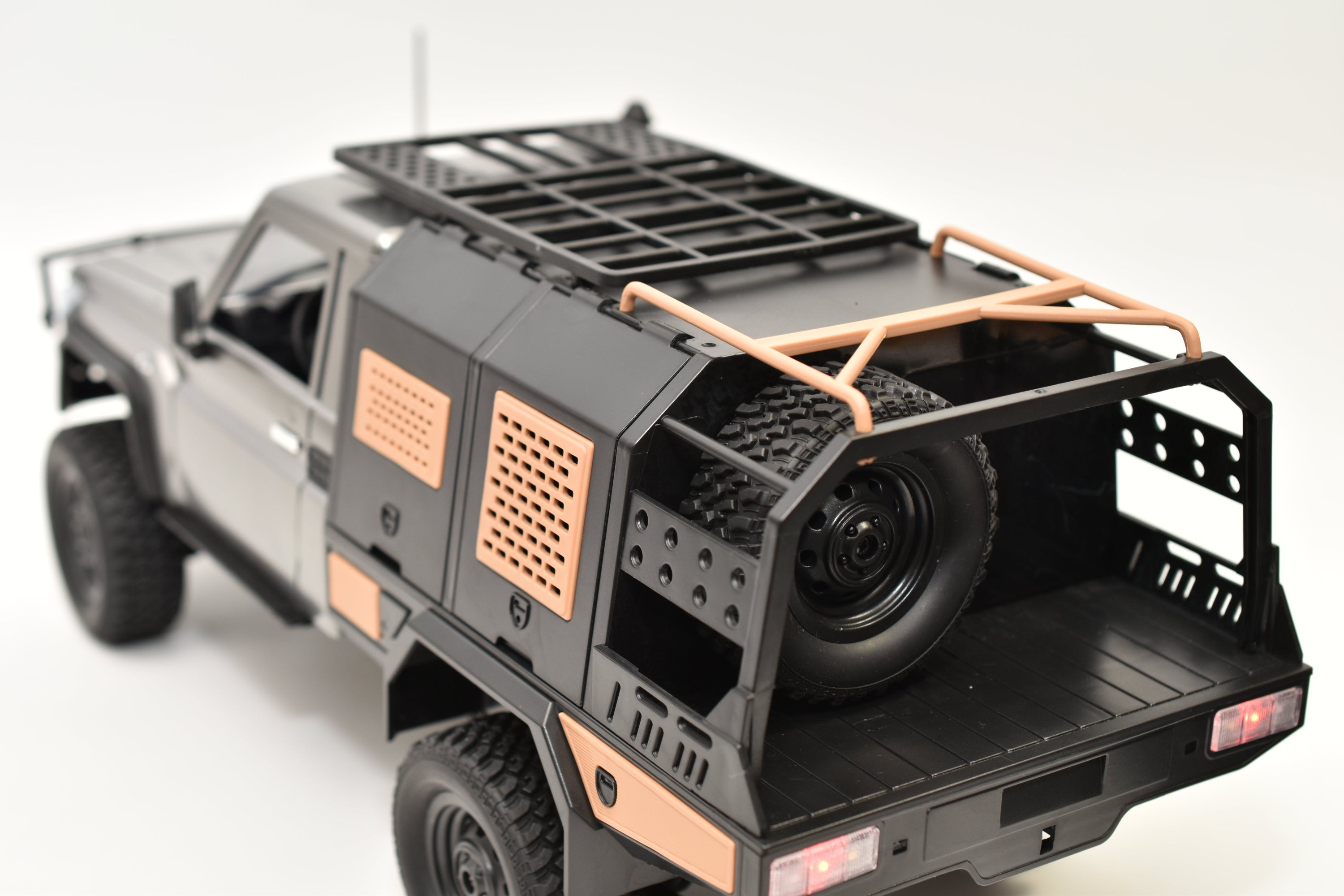 MNモデル トヨタ ランドクルーザー79オーバランド仕様 アウトドア