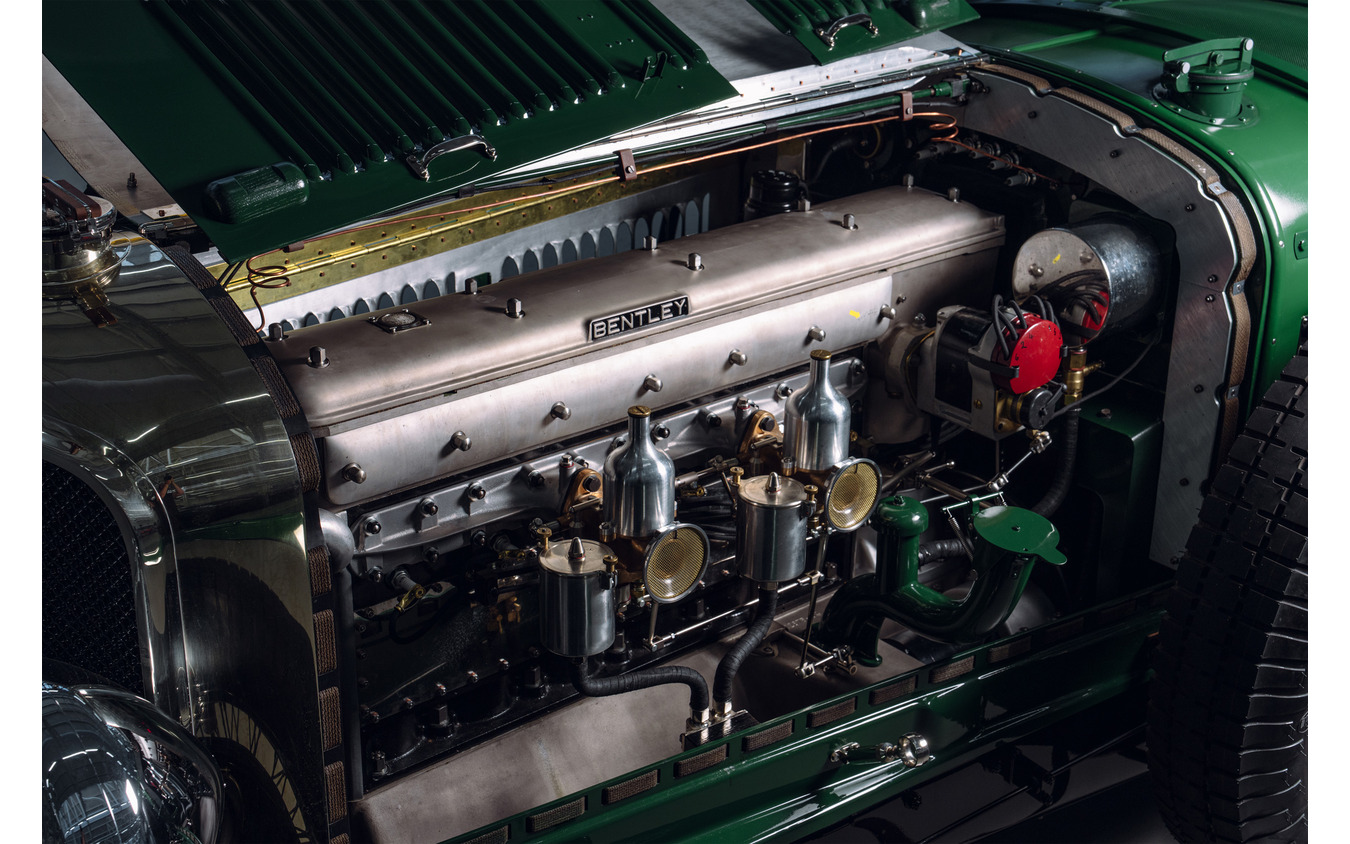 1台製作するのに8か月、93年ぶりに復刻生産するベントレー『スピード