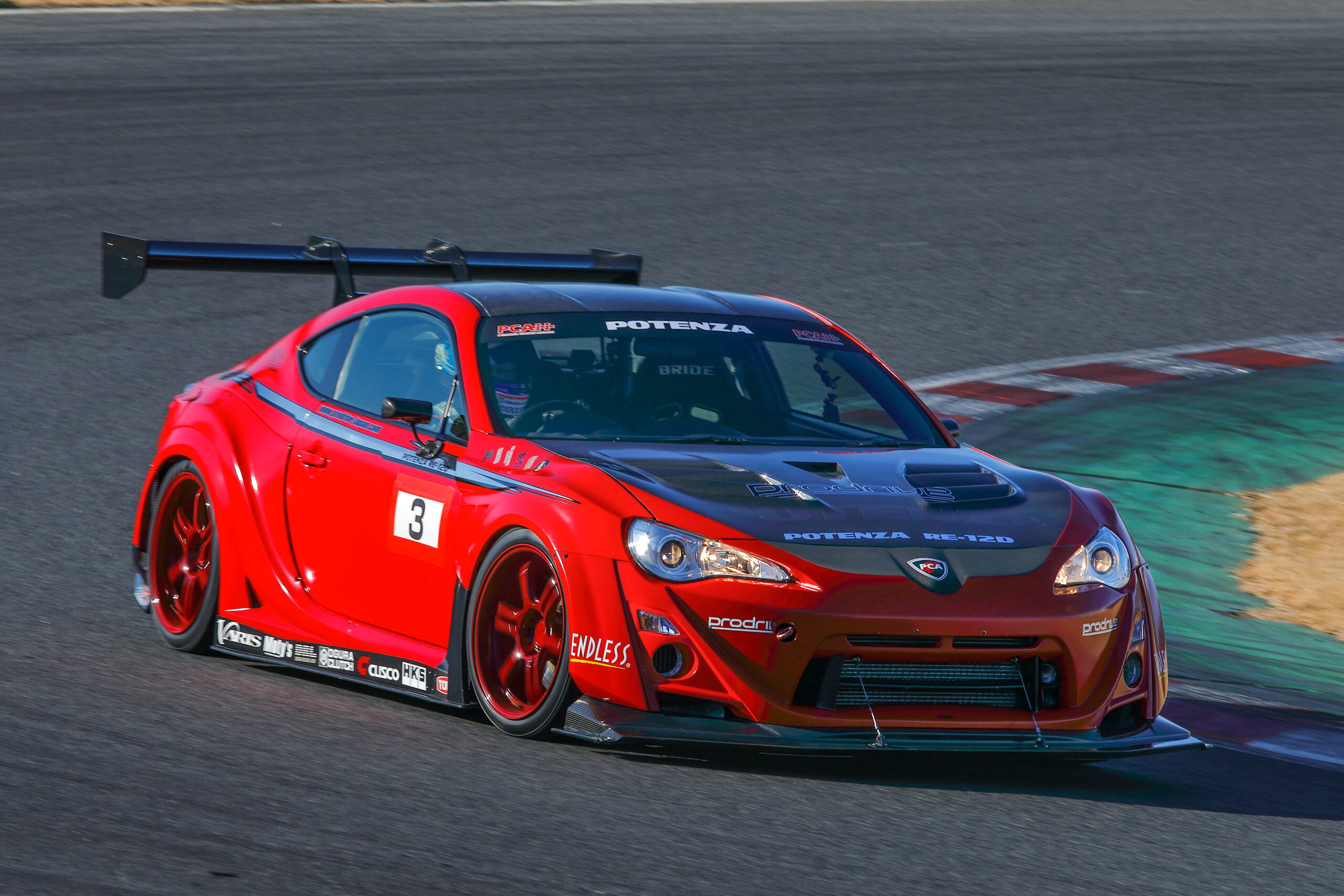 安定した速さを披露するスーパーチャージャー仕様「PCA with BOSS ZN6